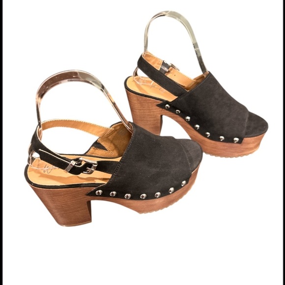 Wonderly Oakley Style Black Platform NWOB clog sandals, size 6M. - Picture 3 of 6